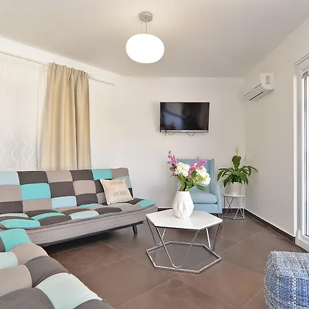 Villa 1519 Zminj