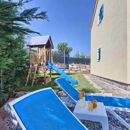 1519 Villa